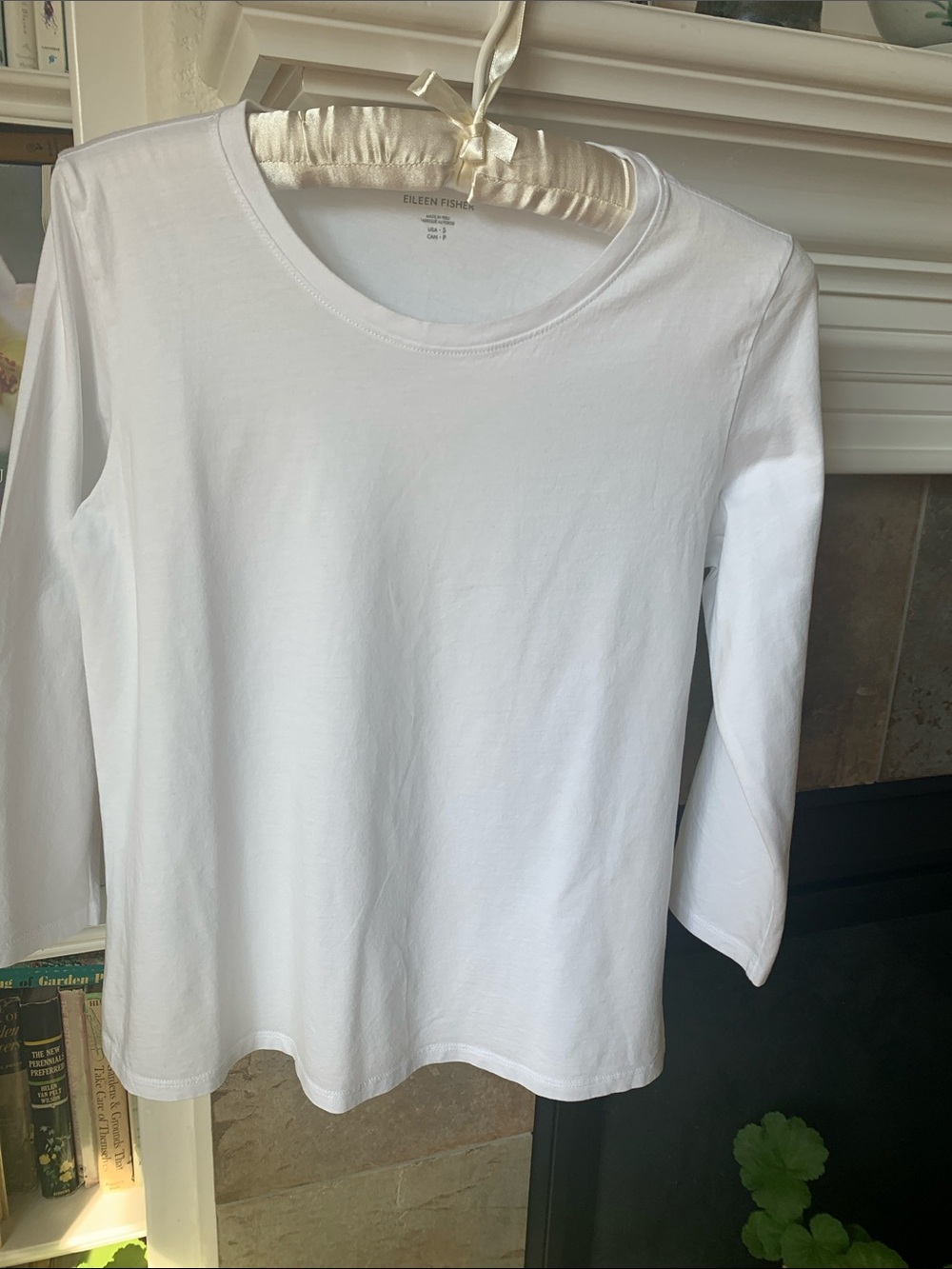 Eileen Fisher White Scoop Neck Long Sleeve Tee